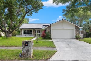 3319 E Dorchester Dr, Palm Harbor, FL 34684, Sold 12/04/24