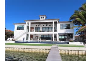 2271 E Vina Del Mar Blvd, St Pete Beach, FL 33706, Sold 12/30/24