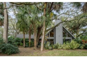 951 Pembroke Ave NE, Palm Bay, FL 32907, Sold 01/27/25