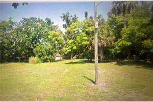 909 Pecan Ave Sanford, FL 32771 Sold 02/03/25
