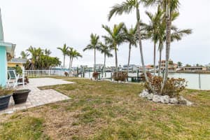 11260 8th St E, Treasure Island, FL 33706, Sold 01/30/25
