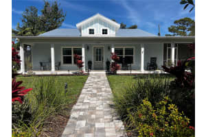 2589 Davis Blvd, Sarasota, FL 34237, Sold 03/14/25