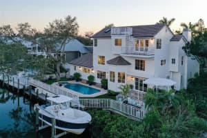 5306 Siesta Cove Dr, Siesta Key, FL 34242, Sold 03/27/25