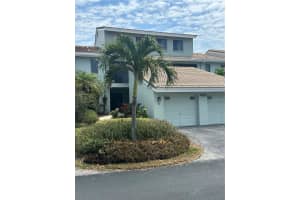 400 Carriage House Ln, Nokomis, FL 34275, Sold 04/08/25