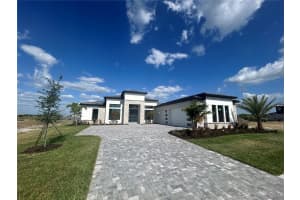 2437 Waterfront Cir, Sarasota, FL 34240, Sold 04/30/25