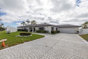11620 6th St E, Treasure Island, FL 33706, Sold 05/12/25