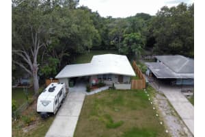 1249 6th St NE, Winter Haven, FL 33881, Sold 10/03/25