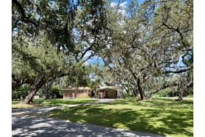 1210 Lakeside Dr, Brandon, FL 33510, Sold 11/24/25