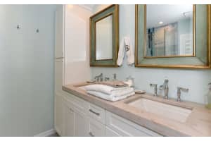 4629 Oak Forest Dr E, Sarasota, FL 34231, Sold 02/24/26