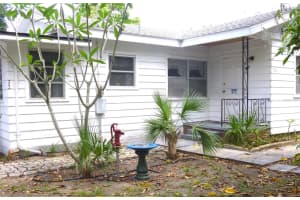 302 PALM AVENUE, FROSTPROOF, FL 33843 Sold 06/26/25