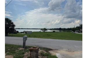 400 4TH COURT, FROSTPROOF, FL 33843 - MLS#MFRK4902942