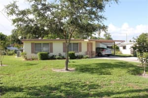 7 LAMPLIGHT LANE, WINTER HAVEN, FL 33884 Sold 07/14/25