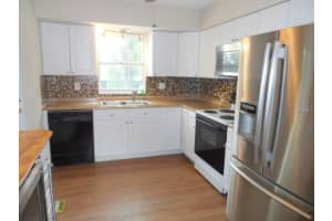 2318 Cheshire Pl, Lakeland, FL 33810, Sold 03/17/16