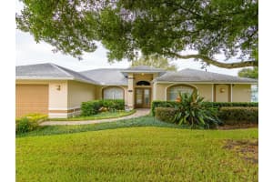 557 Hunters Run Blvd, Lakeland, FL 33809, Sold 08/30/17