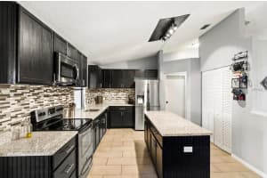 8711 Tara Pl, Lakeland, FL 33809, Sold 09/01/17