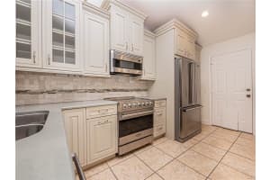 1142 Waterfall Ln, Lakeland, FL 33803, Sold 12/17/21