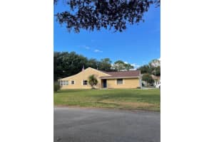 410 Sandestin Dr SE, Winter Haven, FL 33884, Sold 04/14/22