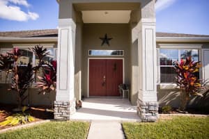 8202 Woodvine Cir, Lakeland, FL 33810, Sold 01/21/22