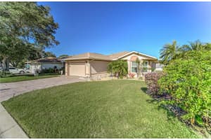 6115 Silver Lakes Dr W, Lakeland, FL 33810, Sold 02/17/22