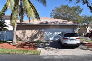 291 SW 100th Ave, Pembroke Pines, FL 33025, Sold 03/30/22