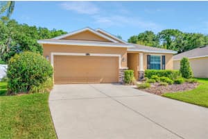 2825 Holly Bluff Ct, Plant City, FL 33566, Sold 05/19/22