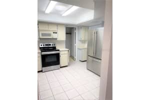 621 LARK DR, LAKELAND, FL 33813 Sold 08/15/22