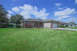 7607 CANTERBURY CIR, LAKELAND, FL 33810 Sold 07/06/22