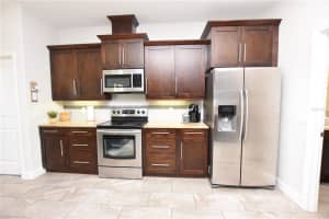 7040 HIGHLANDS CREEK AVE, LAKELAND, FL 33813 Sold 07/22/22