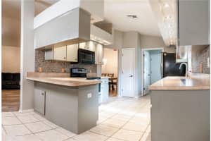 6922 Shimmering Dr, Lakeland, FL 33813, Sold 06/27/22