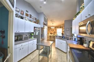 6334 OAKPOINT DR, LAKELAND, FL 33813 Sold 08/08/22