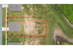 701 GARDEN OAKS SQ, SEFFNER, FL 33584 Sold 02/10/23
