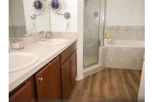 236 WHISPERING OAKS WAY, AUBURNDALE, FL 33823 Sold 07/29/22