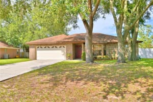 8428 MAID MARIONS TRL, LAKELAND, FL 33809 Sold 08/16/22
