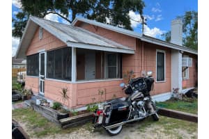 514 PINE ST, AUBURNDALE, FL 33823 Sold 01/03/23