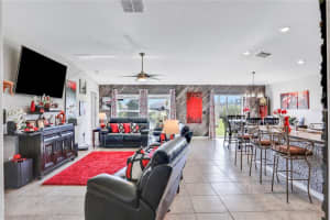 10121 CRESTED FRINGE DR, RIVERVIEW, FL 33578 Sold 10/07/22