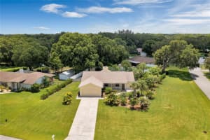 902 FLAG CT, AUBURNDALE, FL 33823 Sold 08/08/22