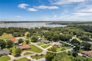 902 FLAG CT, AUBURNDALE, FL 33823 Sold 08/08/22