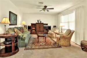 676 LAKE CAROLYN CIR, LAKELAND, FL 33813 Sold 08/17/22