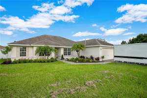 8746 FORT SOCRUM VILLAGE PL, LAKELAND, FL 33810 Sold 09/21/22