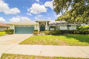 553 HUNTERS RUN BLVD, LAKELAND, FL 33809 Sold 09/27/22