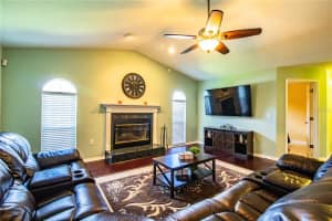 553 HUNTERS RUN BLVD, LAKELAND, FL 33809 Sold 09/27/22