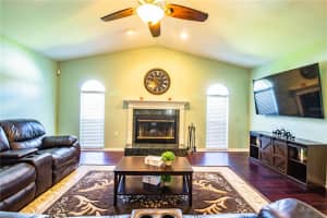 553 HUNTERS RUN BLVD, LAKELAND, FL 33809 Sold 09/27/22