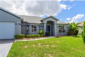 8231 WESTMONT TERRACE DR, LAKELAND, FL 33810 Sold 05/17/23