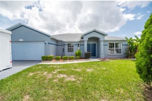 8231 WESTMONT TERRACE DR, LAKELAND, FL 33810 Sold 05/17/23