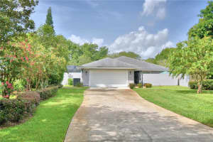 8 GRENEWOOD LN, HAINES CITY, FL 33844 Sold 09/19/22