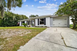 6903 FOX CHASE DR, LAKELAND, FL 33810 Sold 09/19/22