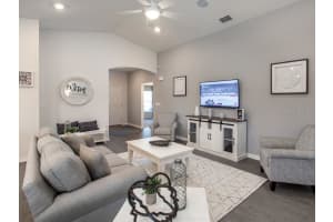 736 Daphne Dr, Auburndale, FL 33823, Sold 01/13/23