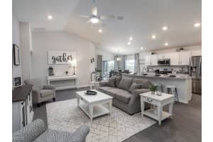 908 MONTGOMERY LN, AUBURNDALE, FL 33823 Sold 03/27/23