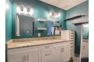 318 THORNHILL ESTATES CT, WINTER HAVEN, FL 33880 Sold 02/10/23