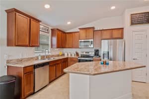 912 VIENNA DR, WINTER HAVEN, FL 33884 Sold 02/24/23